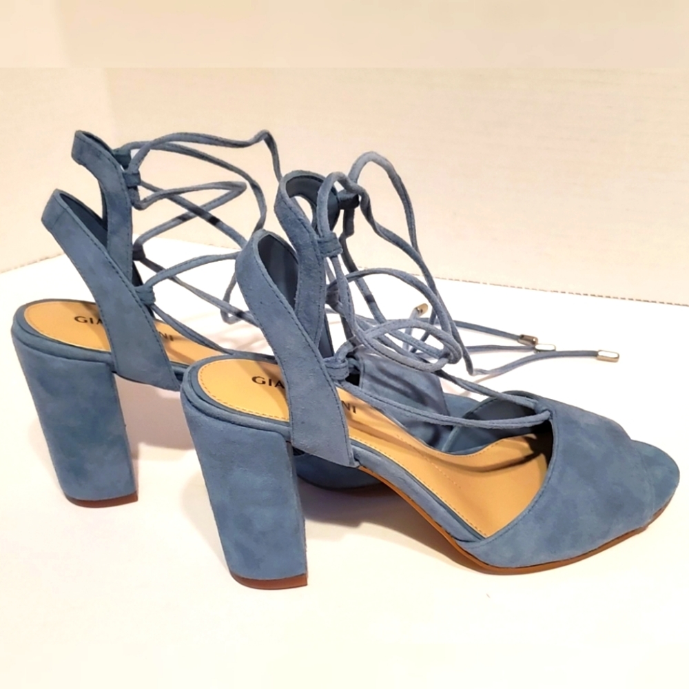 Gianni Bini Keelin Denim Delight Suede Block Heels.Size 7M